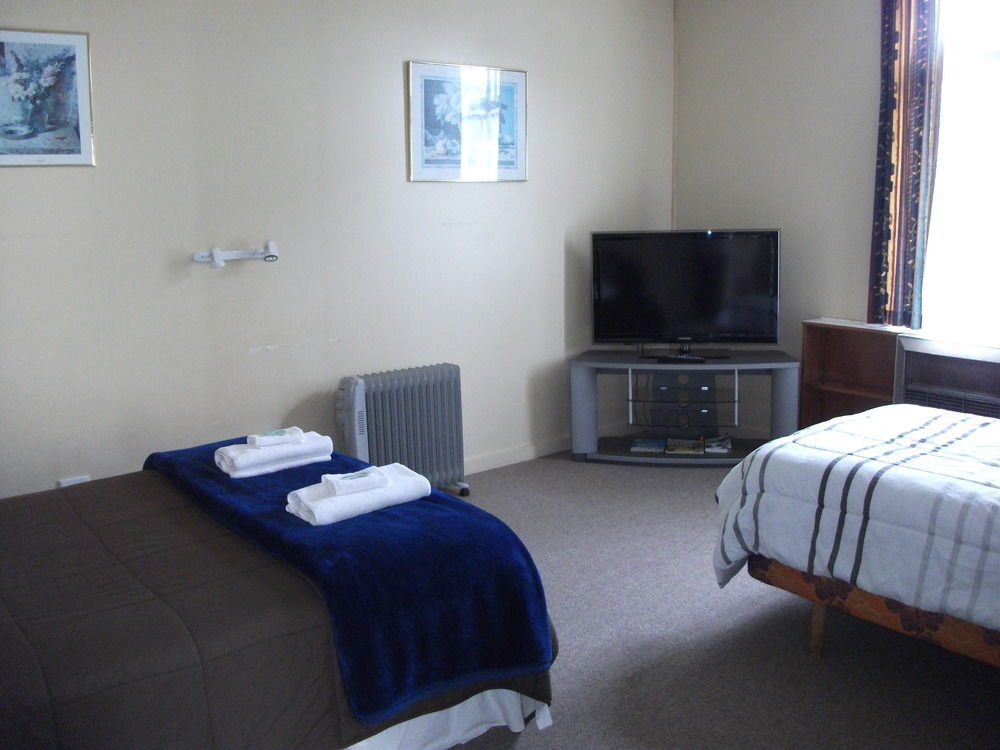 Kelly'S Riverside Motel Таумаруни Экстерьер фото