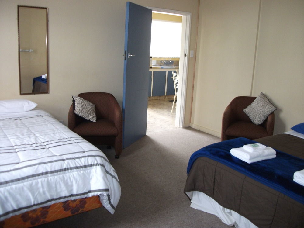 Kelly'S Riverside Motel Таумаруни Экстерьер фото
