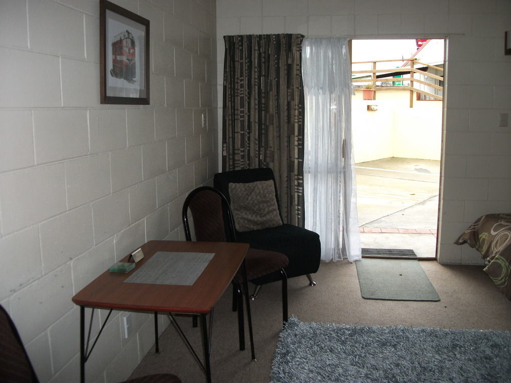 Kelly'S Riverside Motel Таумаруни Экстерьер фото